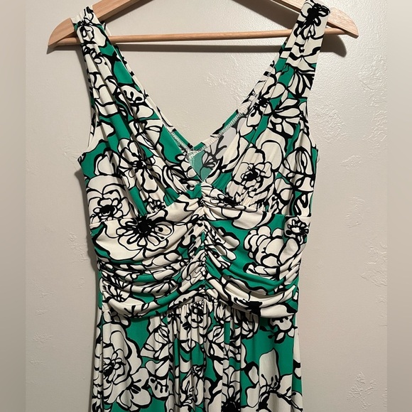 Bisou Bisou Green and White Floral Dress - Picture 7 of 12